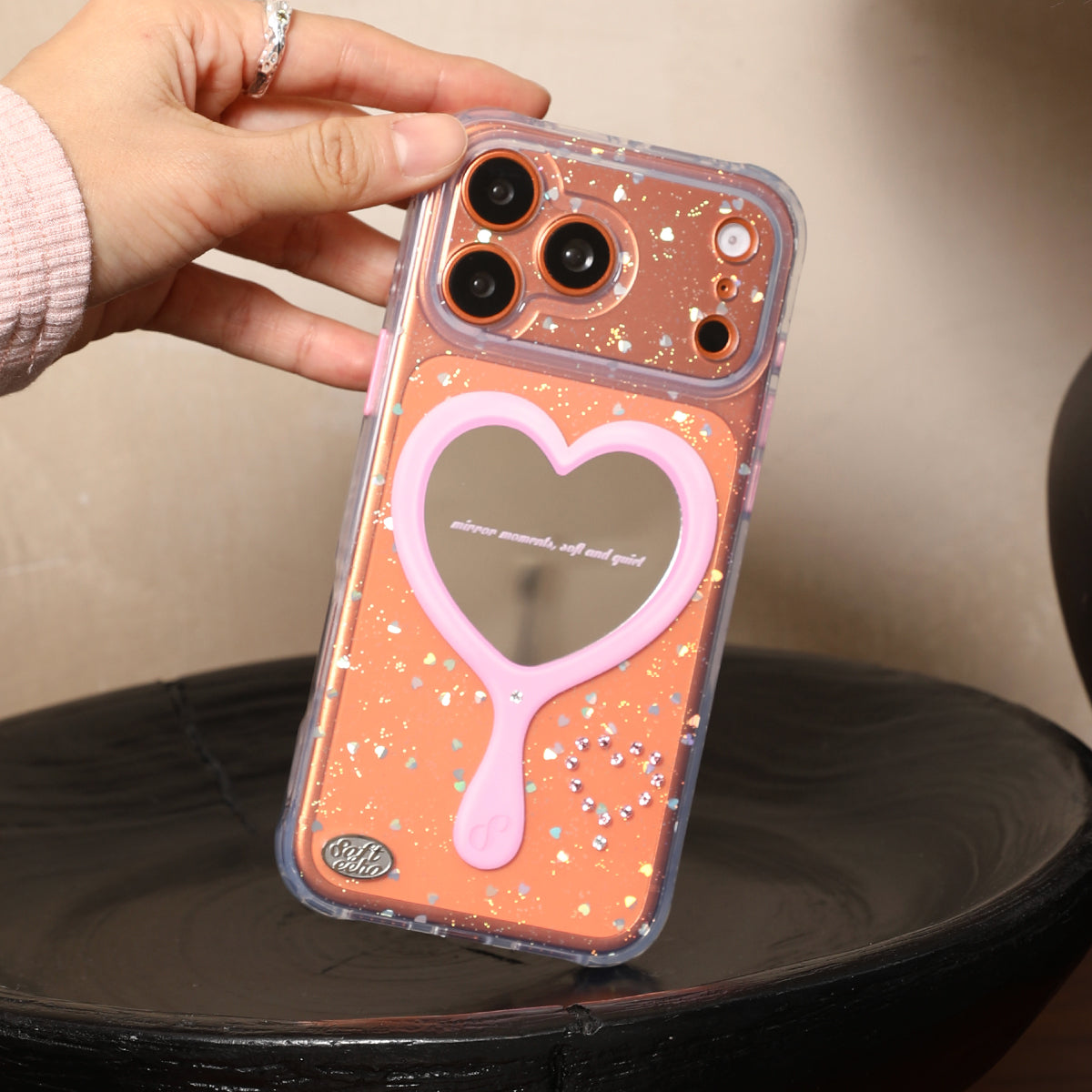 Phone case with heart-shaped mirror 